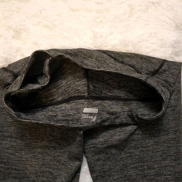 Old Navy Active‎ Go Dry Full Length Leggings Women's Medium Gray Stripe - Picture 5 of 10